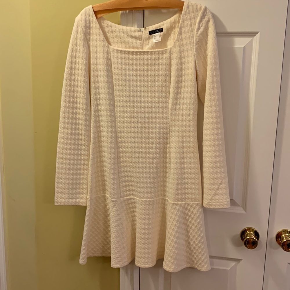 Venus size 10 longsleeve dress. Ruffle bottom and ribbed/waffle material